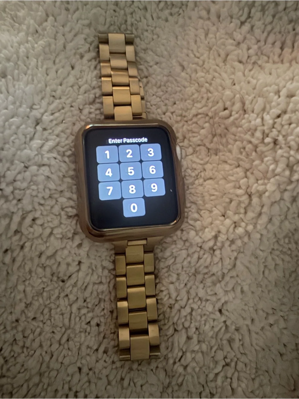Apple Smartwatch with gold Link Band - 38mm 8GB